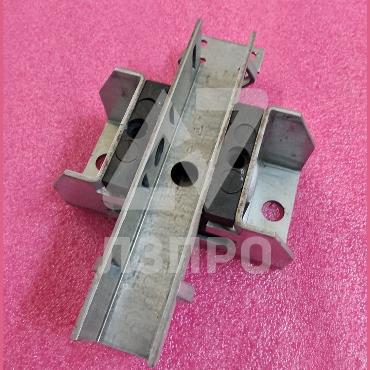 Башмак кабины zmp-35-150 2,5 м/с. Башмак кабины. Башмак кабины лифта kone. Башмак кабины лифта отис gen2. Башмак кабины otis.