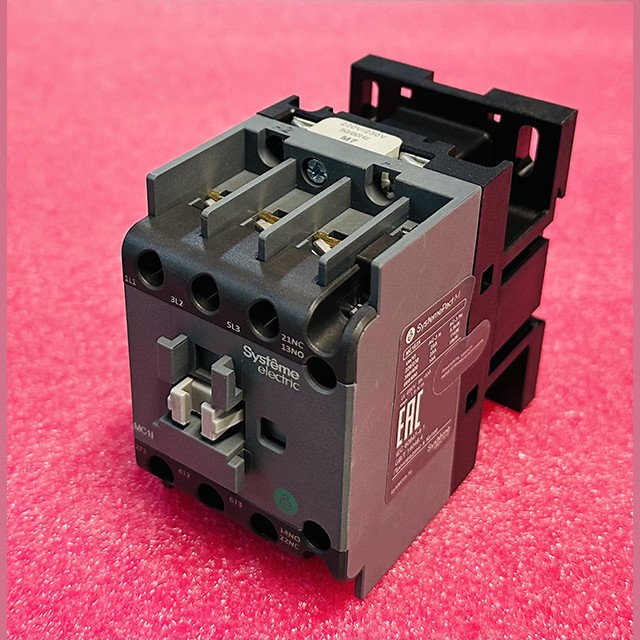 Контактор 220V 3P NO+NC 25A MC1E25M7 Systeme Electric
