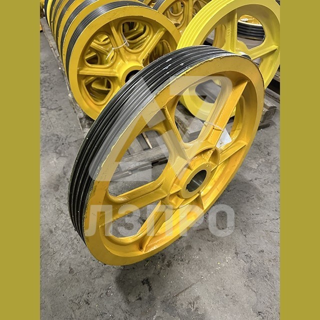 Шкив канатоведущий (575 мм, канаты 4x10, 5 мм) ZAA260D4 13VTR